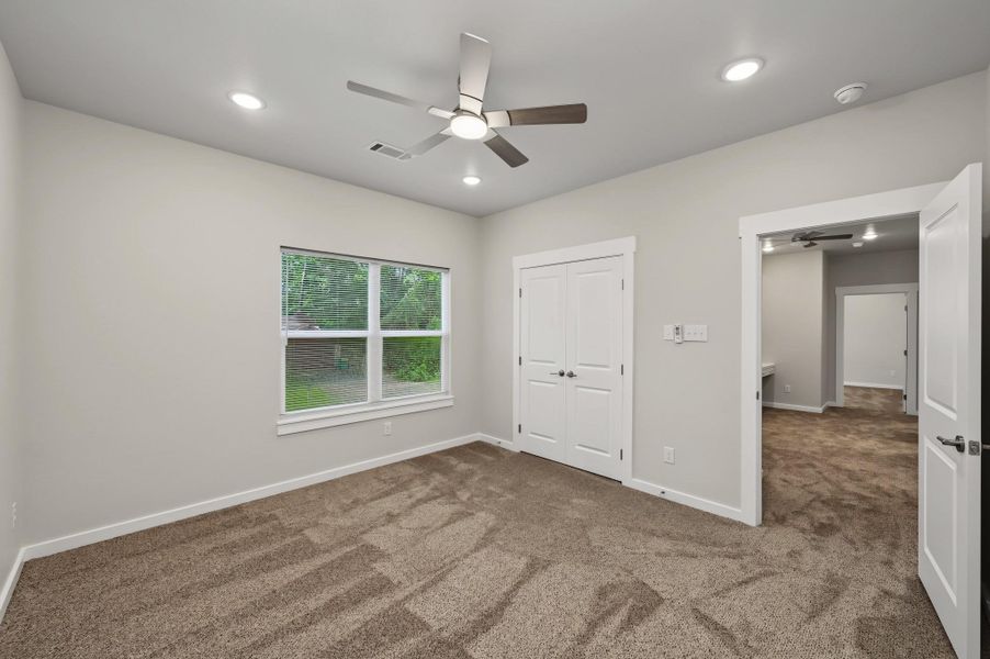 Spacious, unfurnished interior of a new home in , Conroe (Image 17). Spacious, unfurnished interior of a new home in , Conroe (Image 17).