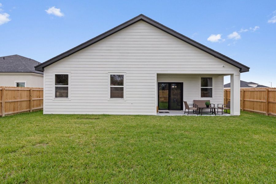 Representative exterior details of a home built from the Duranta by Hakes Brothers in Paloma Ranch, Harlingen (Image 4).