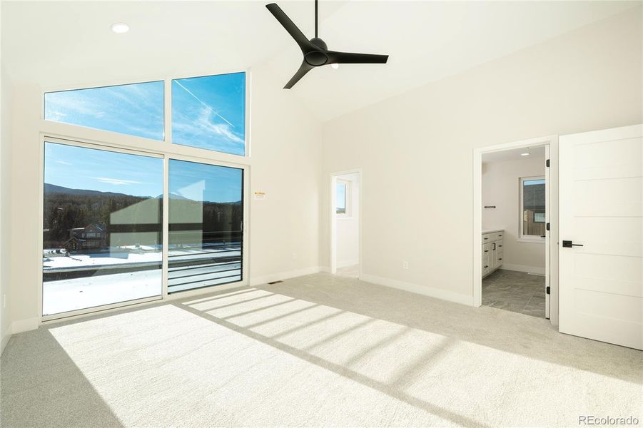 Spacious, unfurnished interior of a new home in , Winter Park (Image 23).