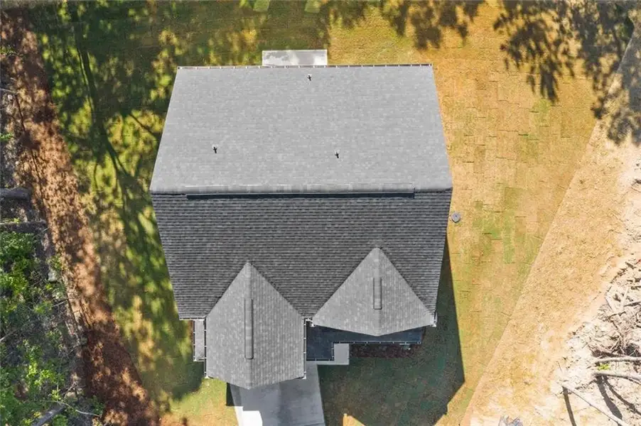 Exterior details and patio area of a home in , Dallas (Image 4).