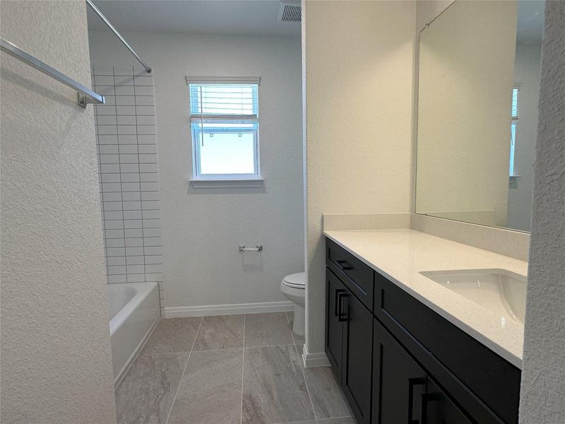 Furnished interior view inside a new home in Porter Country, Buda (Image 9).