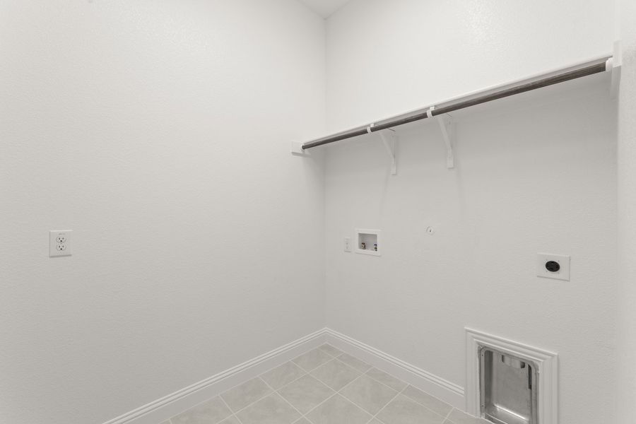 Representative unfurnished interior of a home built from the Crockett by Windsor Homes in Anna Town Square, Anna (Image 31).