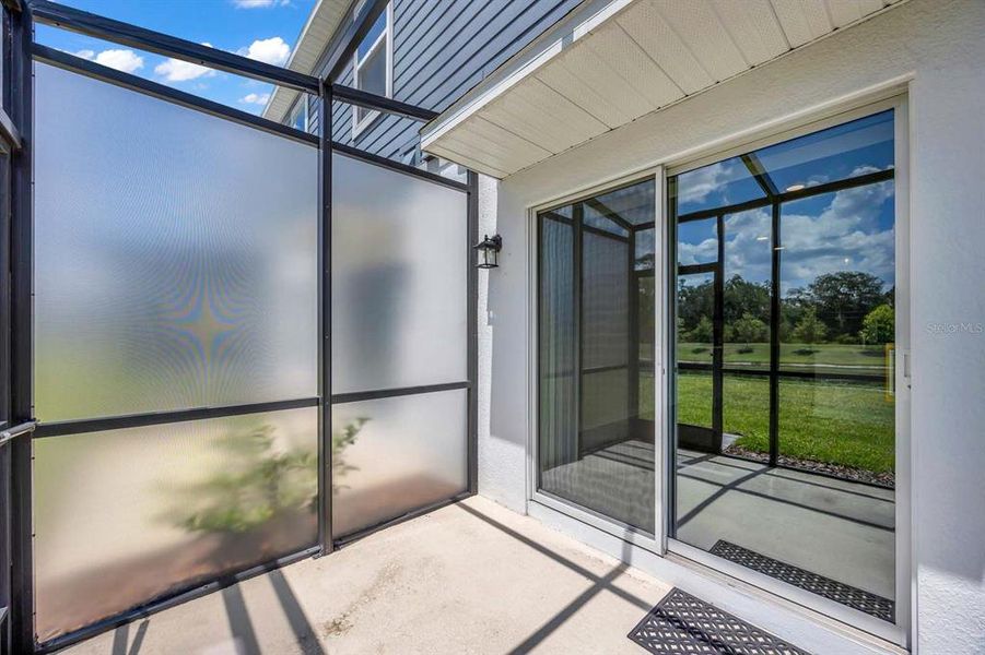 Exterior details and patio area of a home in , Orlando (Image 24).