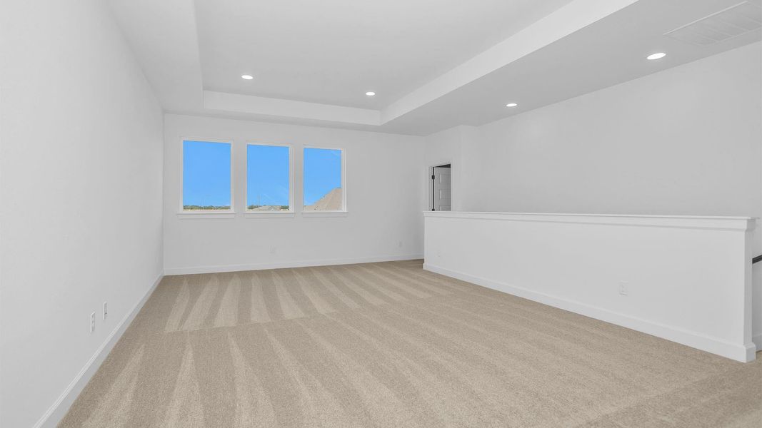 Spacious, unfurnished interior of a new home in Fulshear Lakes, Fulshear (Image 9).