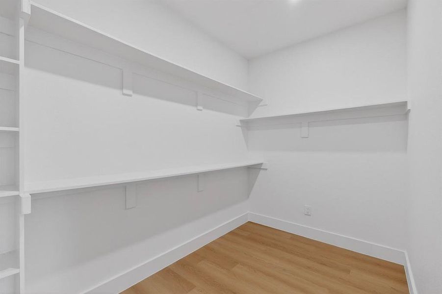 Spacious, unfurnished interior of a new home in , Dallas (Image 27).