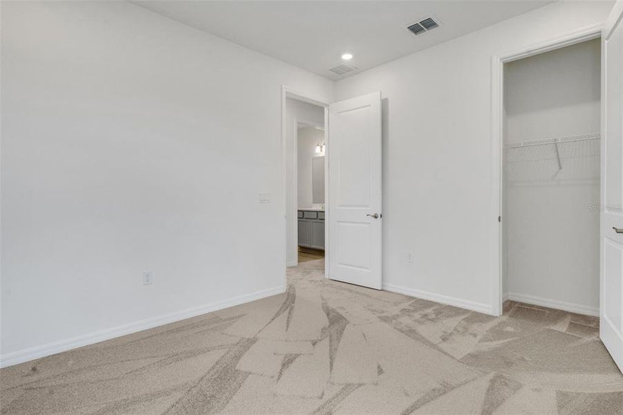 Spacious, unfurnished interior of a new home in Turnleaf, Punta Gorda (Image 26).