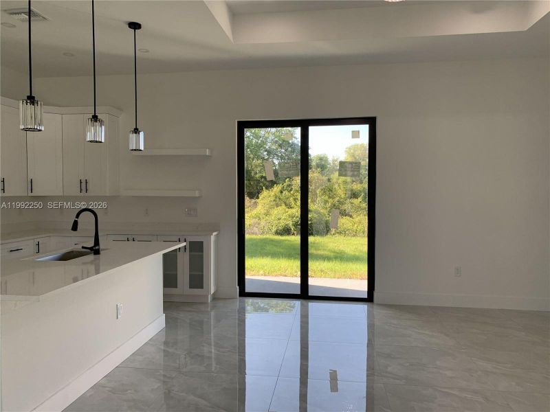 Spacious, unfurnished interior of a new home in , Lehigh Acres (Image 20).