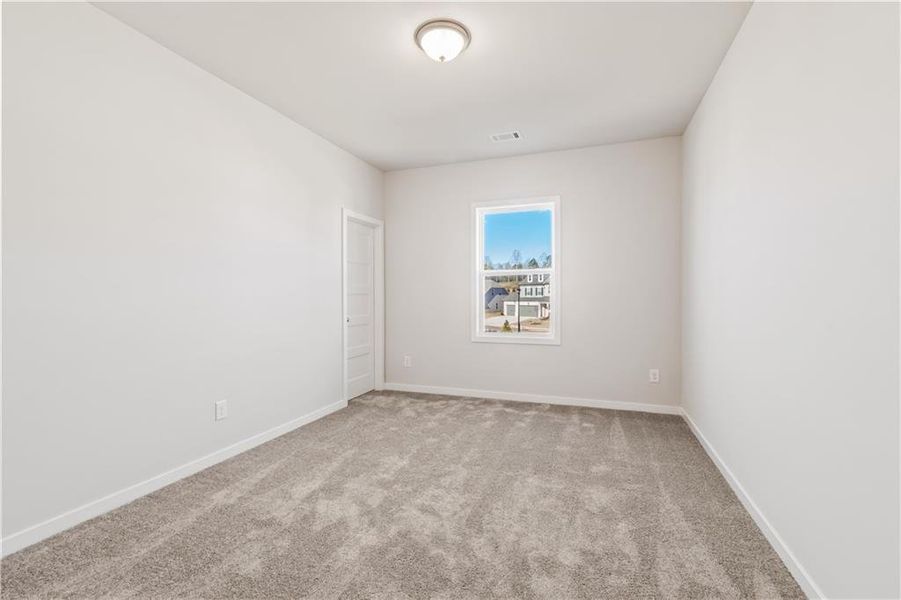 Spacious, unfurnished interior of a new home in Rosewood Lake Estates, Hoschton (Image 15).