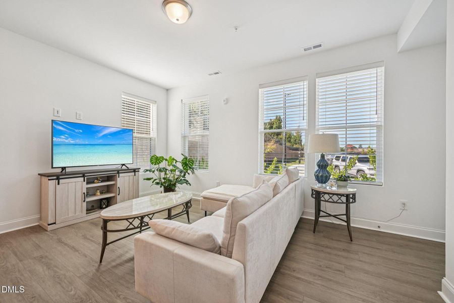 8-web-or-mls-a-S1810-008