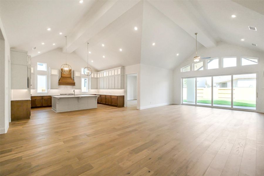 Spacious, unfurnished interior of a new home in Evergreen 70', Conroe (Image 36).