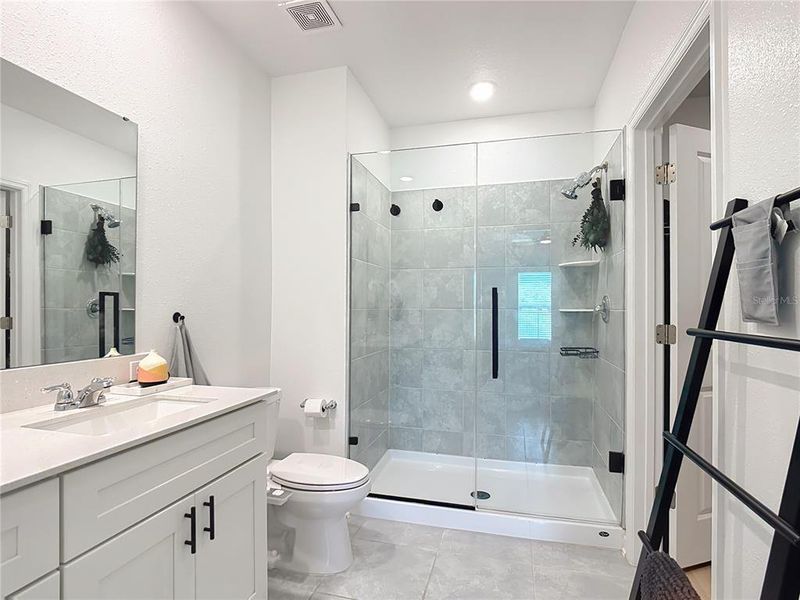 Furnished interior view inside a new home in , Kissimmee (Image 34).