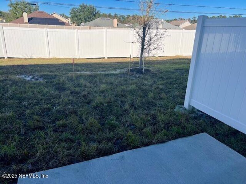 Exterior details and patio area of a home in , Middleburg (Image 3).