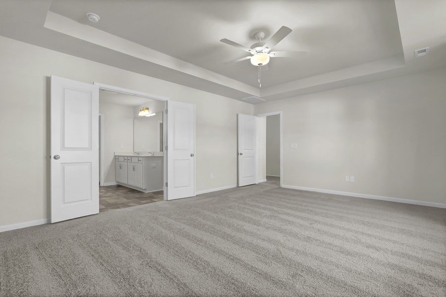 Spacious, unfurnished interior of a new home in Citadel Point at Southbridge, Sneads Ferry (Image 21).