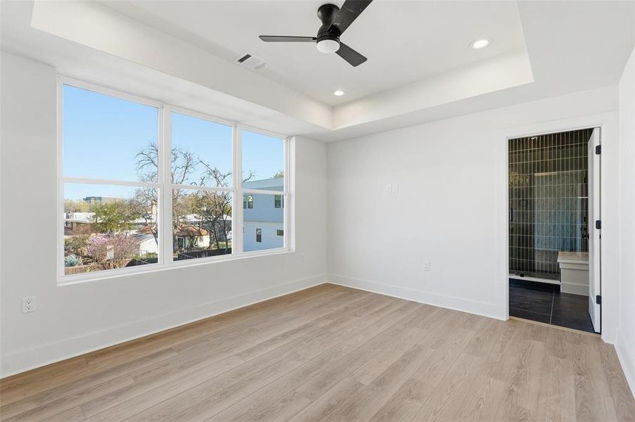 Spacious, unfurnished interior of a new home in , Dallas (Image 26).