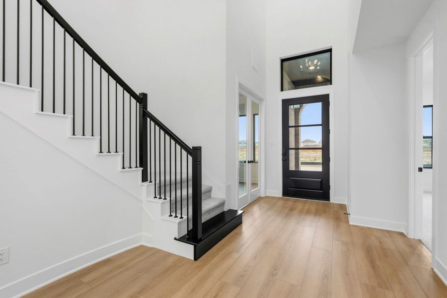 Spacious, unfurnished interior of a new home in Elyson, Katy (Image 18).