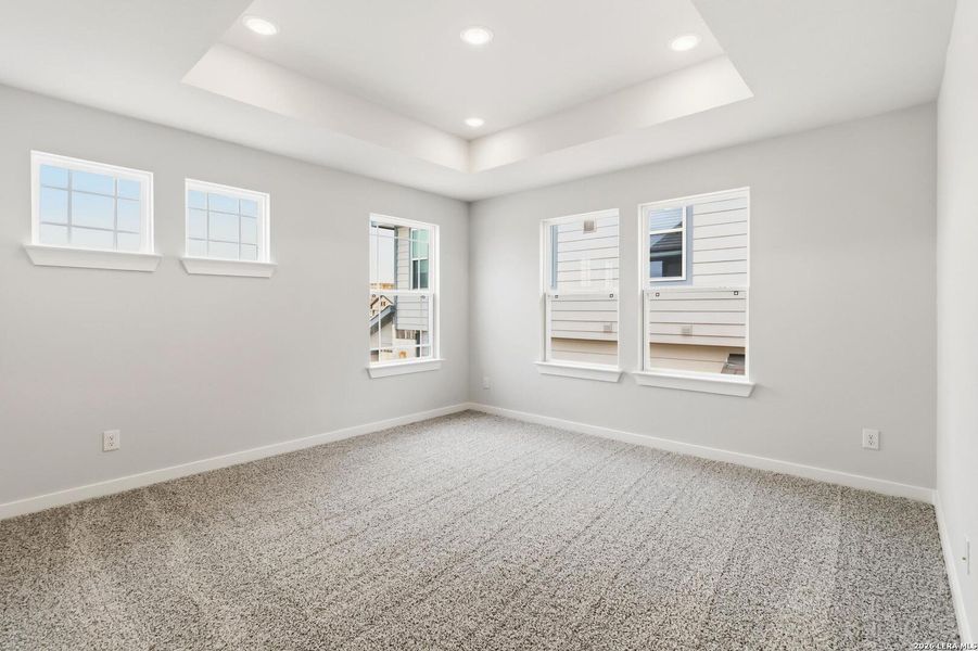 Spacious, unfurnished interior of a new home in Katzer Ranch, Converse (Image 20).