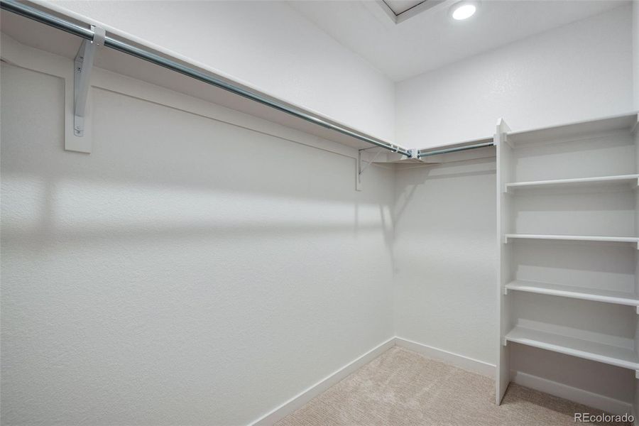 Spacious, unfurnished interior of a new home in Horizon Uptown, Aurora (Image 30). Spacious, unfurnished interior of a new home in Horizon Uptown, Aurora (Image 30).