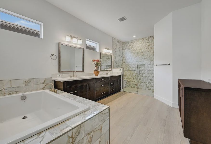 Ridgecrest Latigo HS 89 Primary Bath - 11 of 14