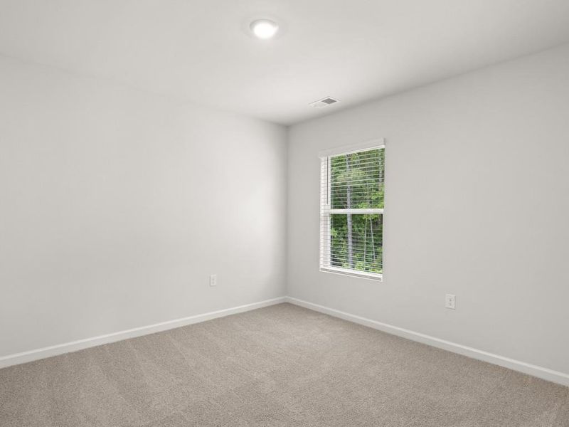 Spacious, unfurnished interior of a new home in Oakleigh Glen, Dallas (Image 13).