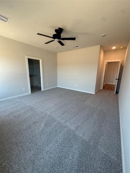 Spacious, unfurnished interior of a new home in Sundance Cove, Crosby (Image 12).