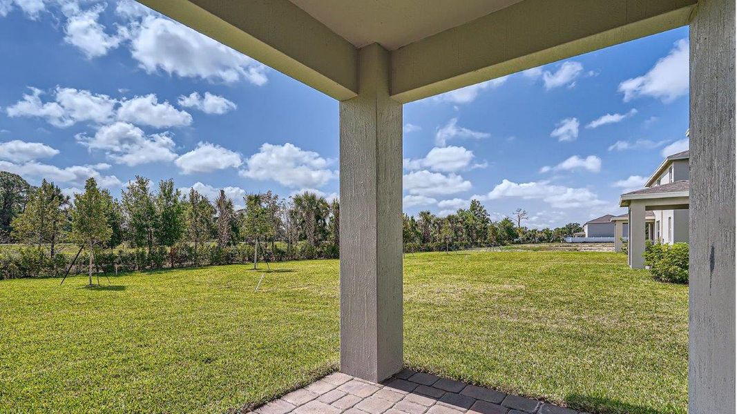 Representative exterior details of a home built from the Cali by D.R. Horton in Twin Oaks, Stuart (Image 3).