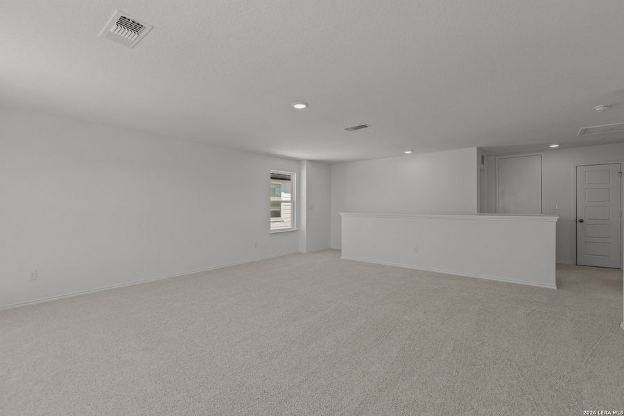 Spacious, unfurnished interior of a new home in , New Braunfels (Image 28).