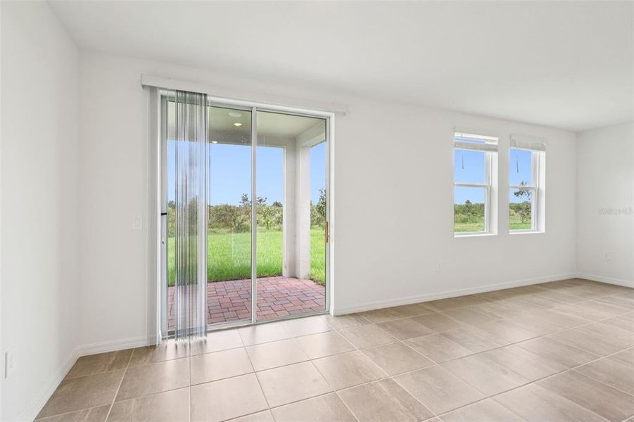 Spacious, unfurnished interior of a new home in Hamilton Bluff - Signature Series, Lake Hamilton (Image 30).