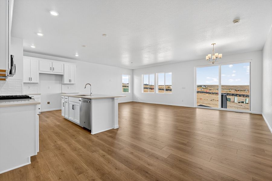 Spacious, unfurnished interior of a new home in Trailstone, Arvada (Image 16).