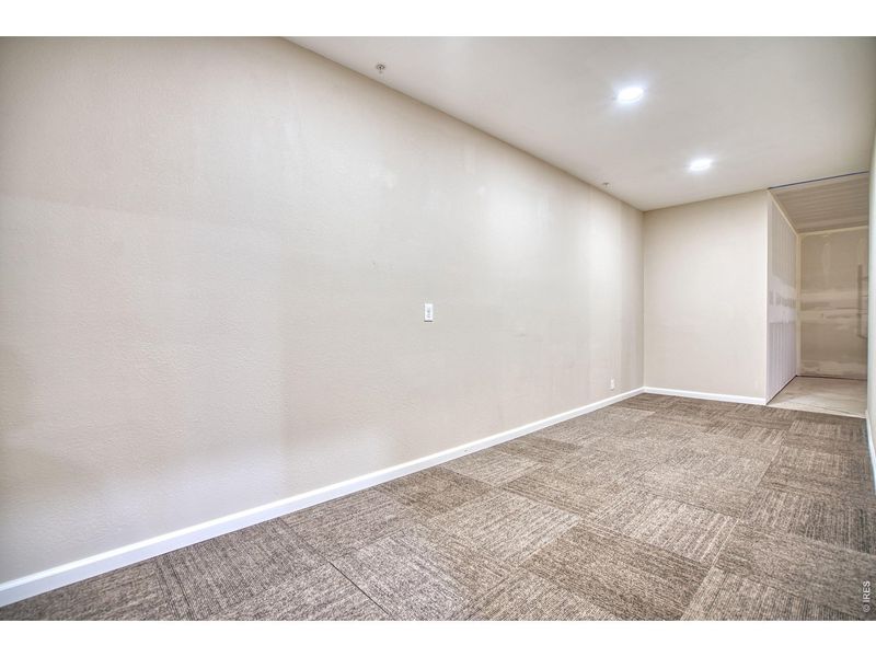 Spacious, unfurnished interior of a new home in , Longmont (Image 26).