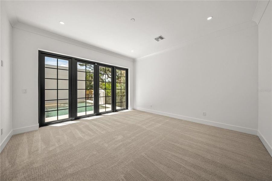 Spacious, unfurnished interior of a new home in , Sarasota (Image 37).
