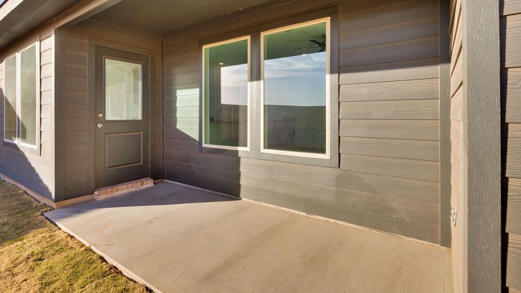Exterior details and patio area of a home in Allen Farms, Lubbock (Image 3).