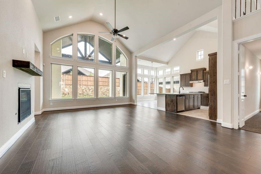 Spacious, unfurnished interior of a new home in Monterra, Fate (Image 12). Spacious, unfurnished interior of a new home in Monterra, Fate (Image 12).