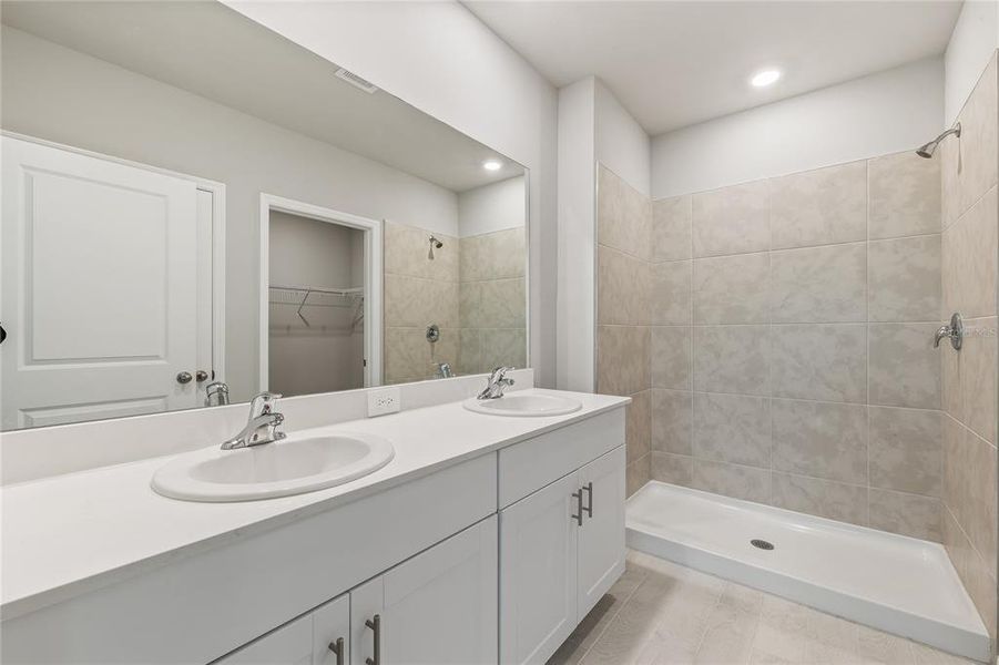 Furnished interior view inside a new home in Heritage Lake Park, Punta Gorda (Image 7).