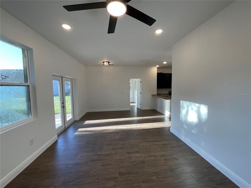 Spacious, unfurnished interior of a new home in , Orlando (Image 16).