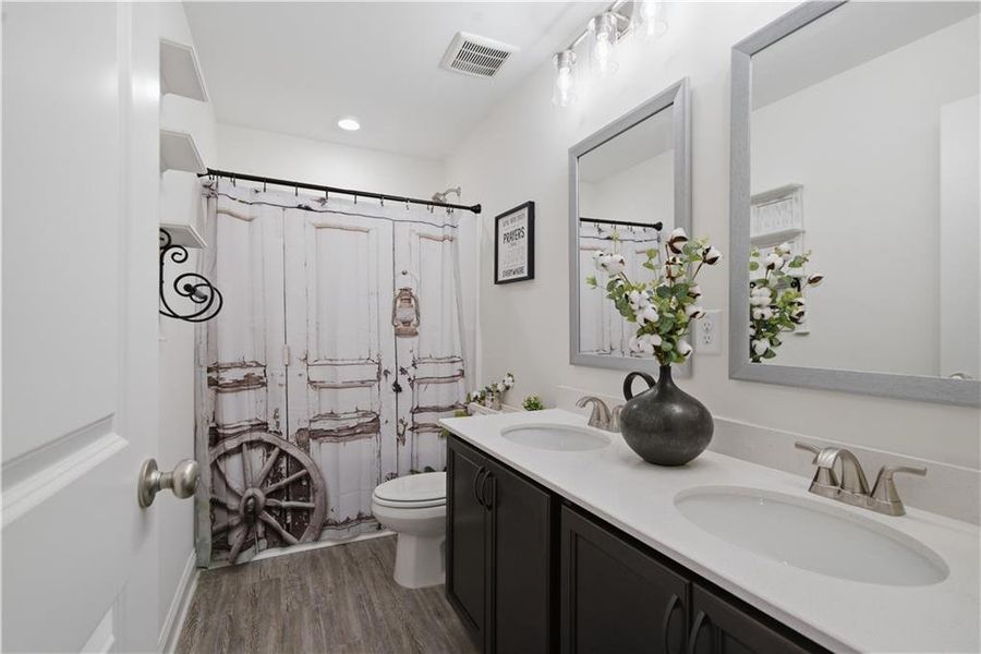 Furnished interior view inside a new home in , Dallas (Image 37).