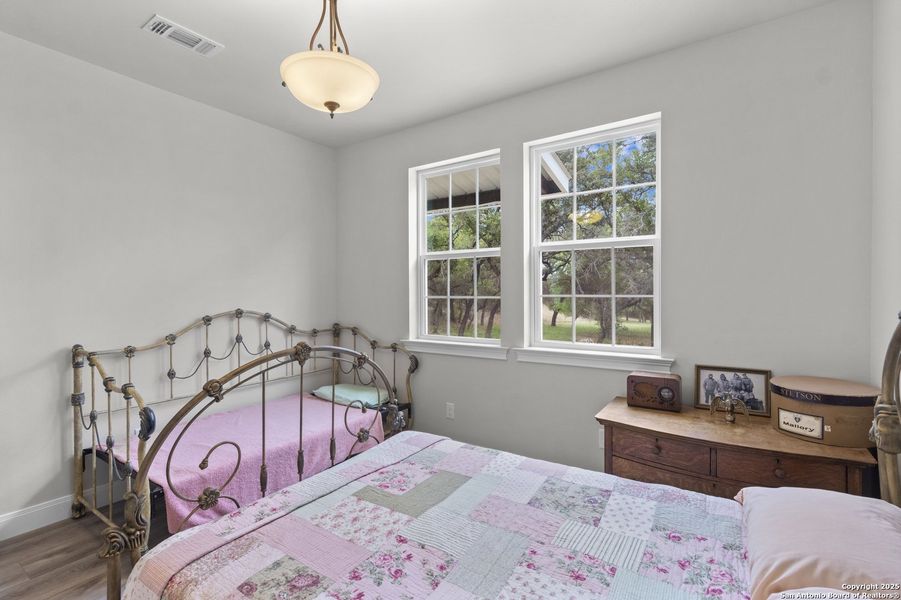 Furnished interior view inside a new home in , Bandera (Image 33).