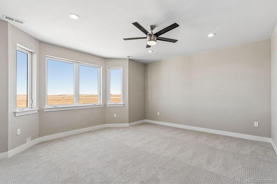 Spacious, unfurnished interior of a new home in , Hudson (Image 20).