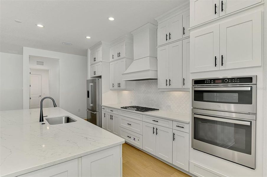 Furnished interior view inside a new home in , Venice (Image 35).