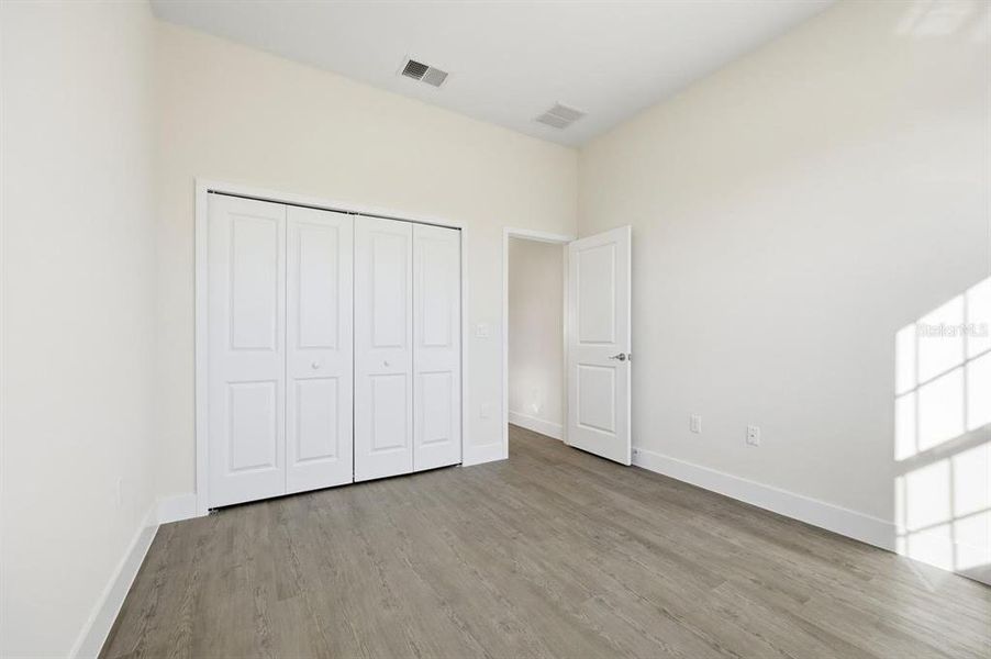 Spacious, unfurnished interior of a new home in , Ocala (Image 29).