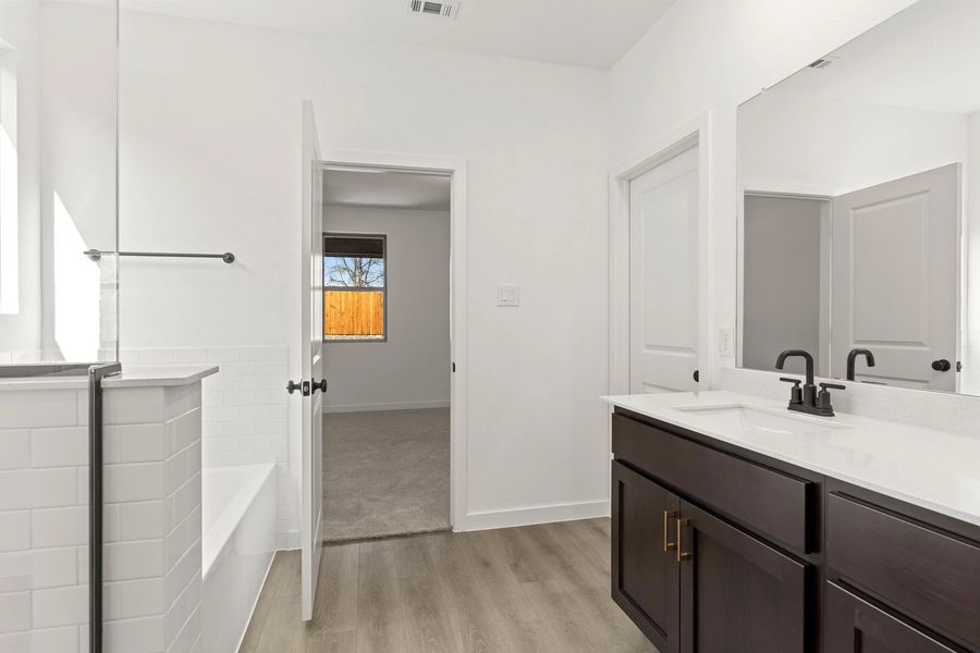 Primary Bathroom Representative Photo featuring the Oxford Collection