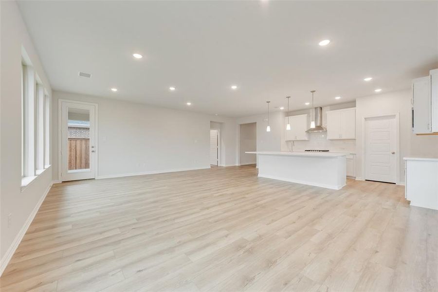 Spacious, unfurnished interior of a new home in Spiritas Ranch, Little Elm (Image 14).