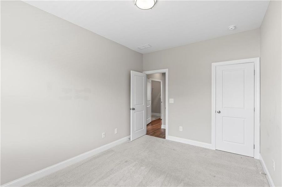 Spacious, unfurnished interior of a new home in , Atlanta (Image 19).
