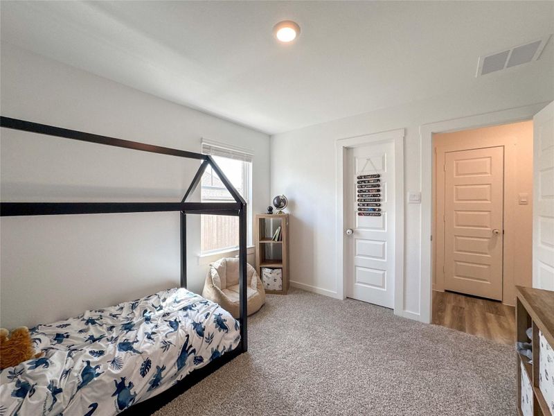 Furnished interior view inside a new home in Marlow Lake, Texas City (Image 7).