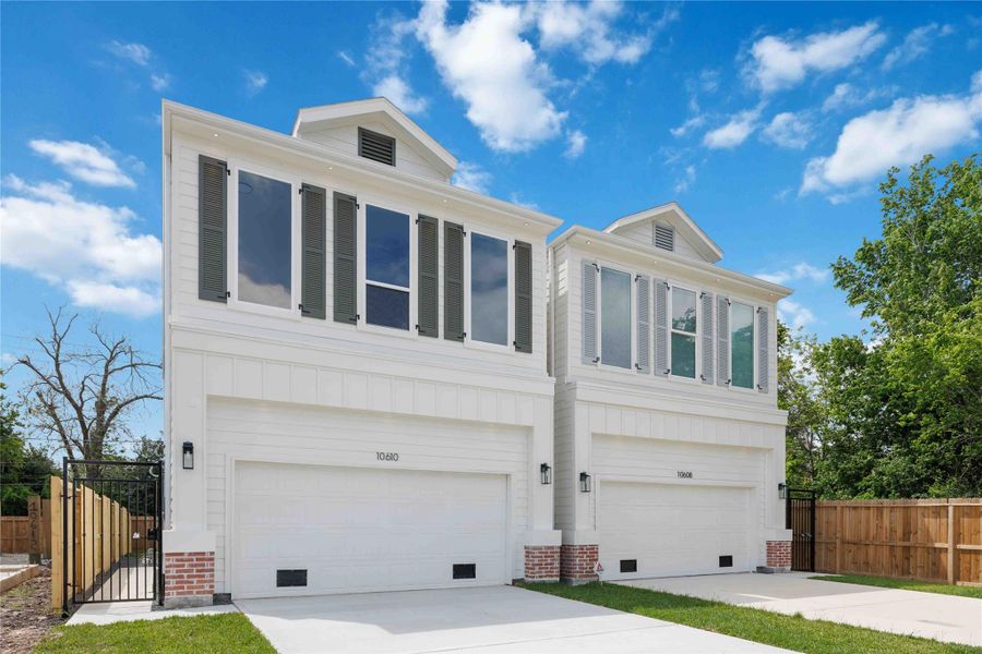 Front exterior of a new home in , Houston, TX, highlighting curb appeal (Image 17).