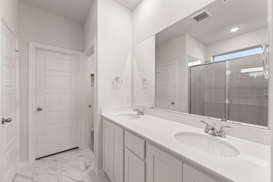 16. 3312 Sedge Grass - Bath