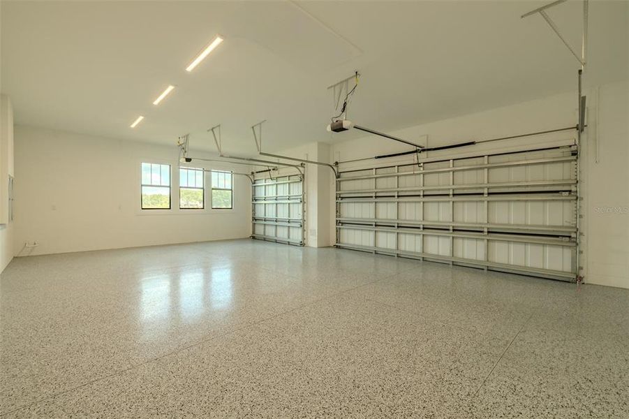 Spacious, unfurnished interior of a new home in , Lithia (Image 19).