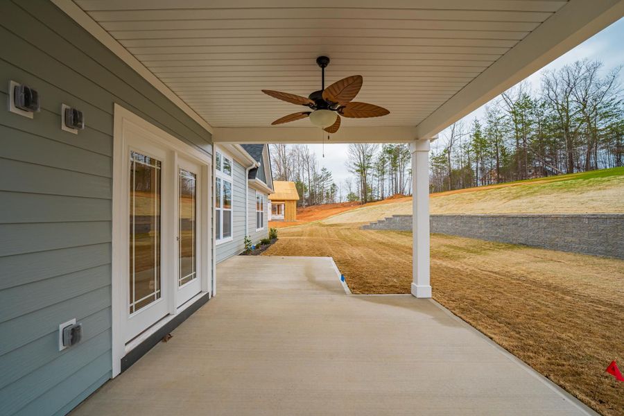 Representative exterior details of a home built from the Roosevelt Elite by Enchanted Homes in Pointe Summit, Slater-Marietta (Image 30).