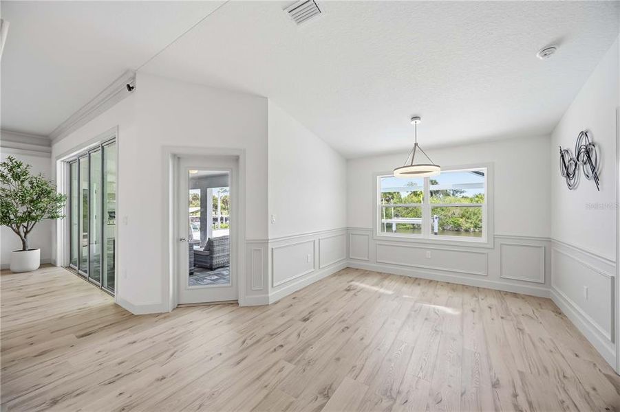 Spacious, unfurnished interior of a new home in , Port Charlotte (Image 46).