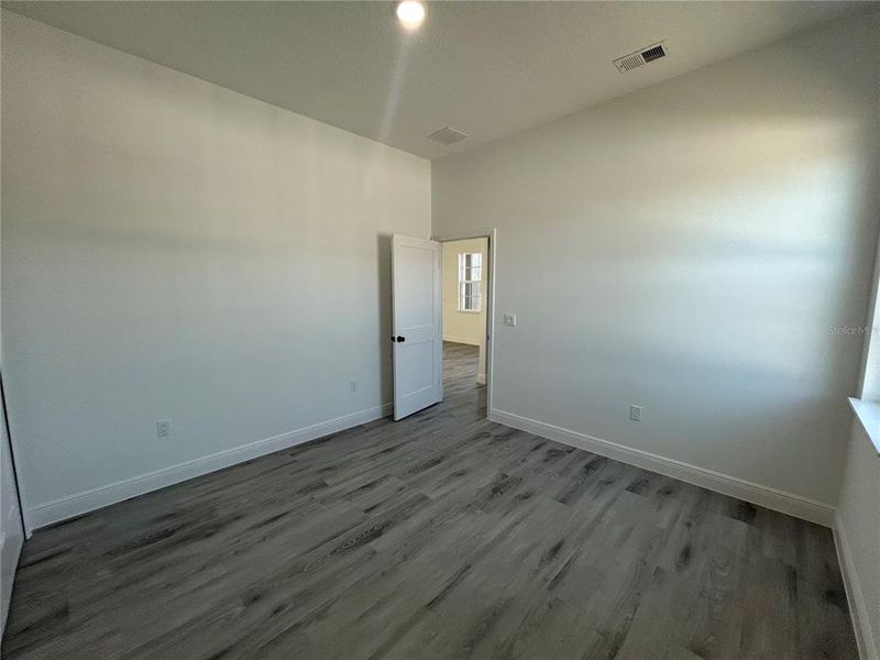 Spacious, unfurnished interior of a new home in , Ocala (Image 29).