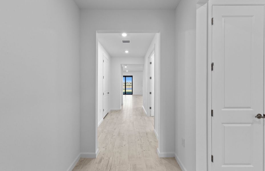 Spacious, unfurnished interior of a new home in Del Webb Naples, Immokalee (Image 12).